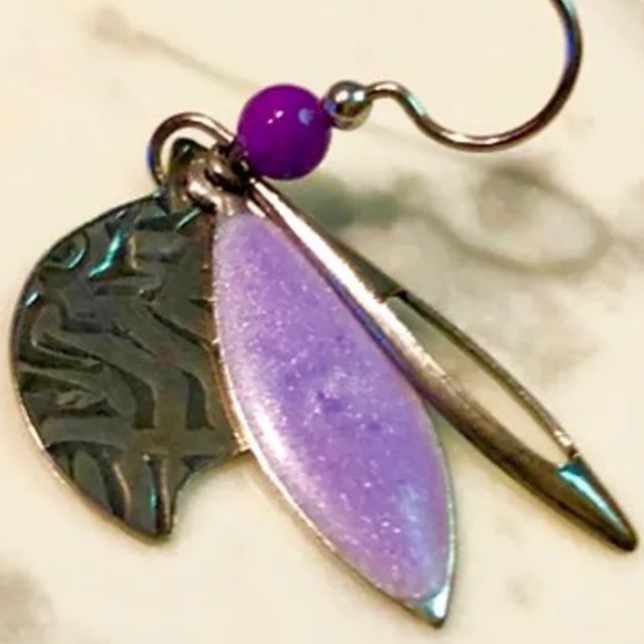 Women’s Double-Set Vibrant Leaf Earrings - Picture 1 of 8